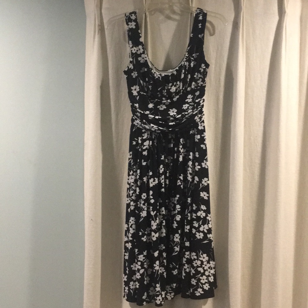 Black/white flower print dress